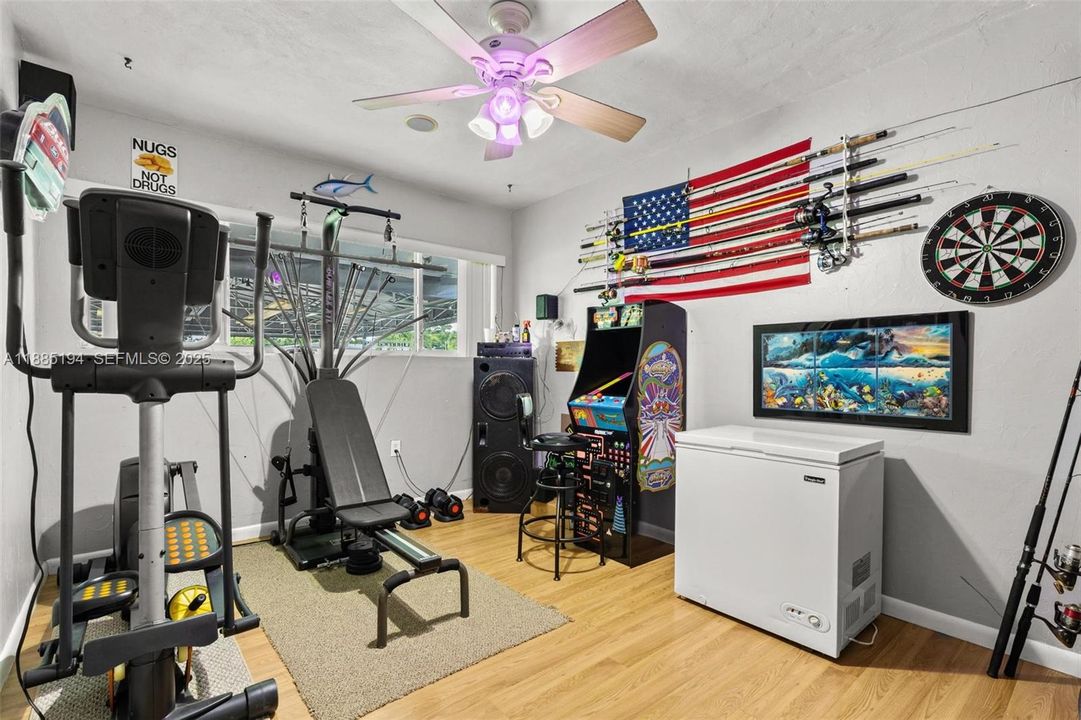 For Sale: $629,999 (4 beds, 2 baths, 1922 Square Feet)