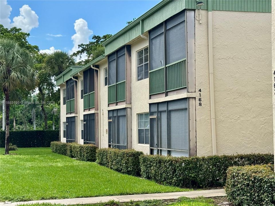 Vendido Recientemente: $104,000 (1 camas, 1 baños, 690 Pies cuadrados)