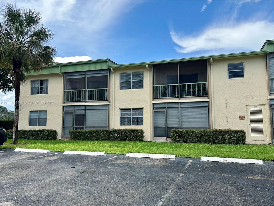 Vendido Recientemente: $104,000 (1 camas, 1 baños, 690 Pies cuadrados)