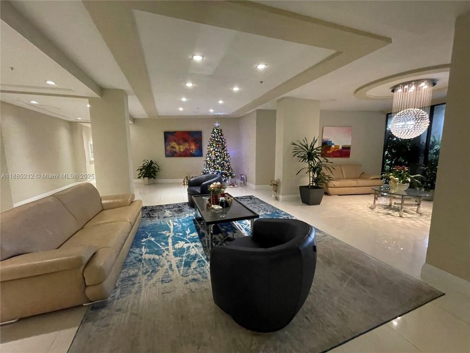 For Sale: $849,000 (2 beds, 2 baths, 1349 Square Feet)