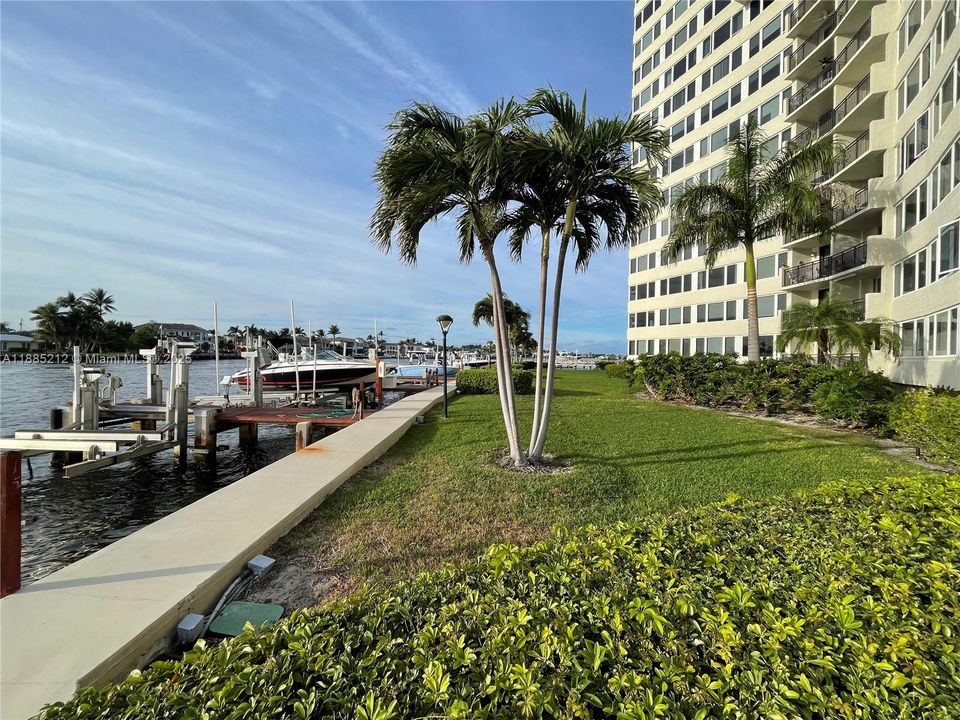 For Sale: $849,000 (2 beds, 2 baths, 1349 Square Feet)