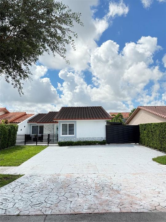 最近售出: $530,000 (3 贝兹, 2 浴室, 1101 平方英尺)