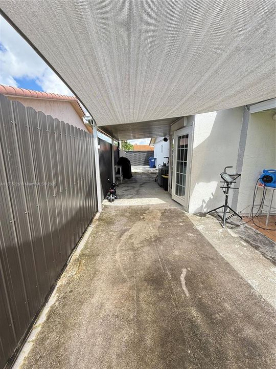 最近售出: $530,000 (3 贝兹, 2 浴室, 1101 平方英尺)