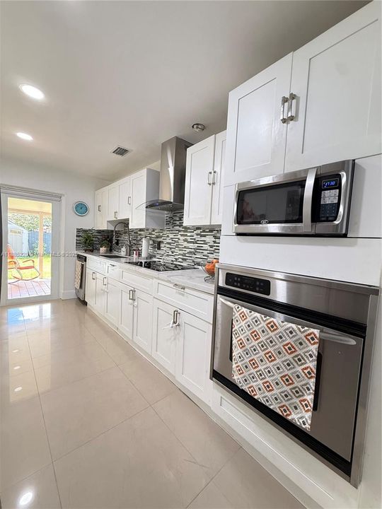 最近售出: $530,000 (3 贝兹, 2 浴室, 1101 平方英尺)