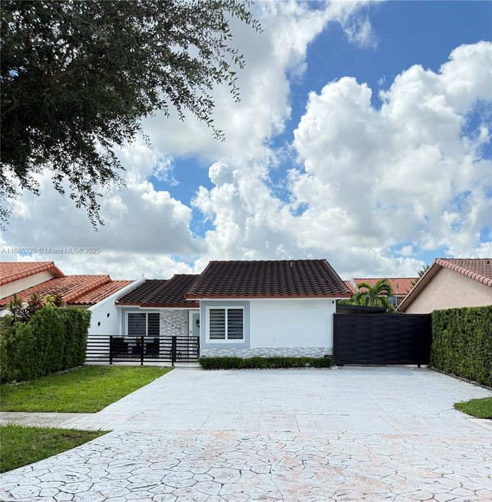 最近售出: $530,000 (3 贝兹, 2 浴室, 1101 平方英尺)