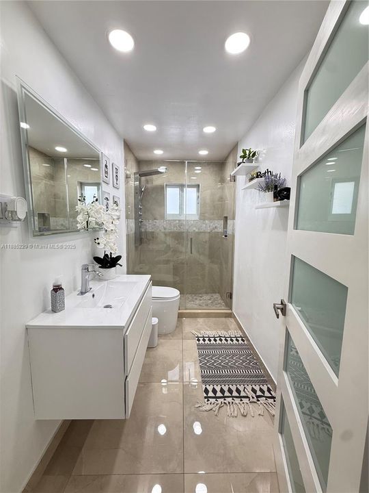 最近售出: $530,000 (3 贝兹, 2 浴室, 1101 平方英尺)