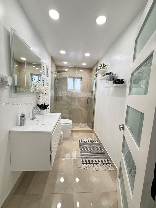 最近售出: $530,000 (3 贝兹, 2 浴室, 1101 平方英尺)