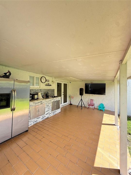 最近售出: $530,000 (3 贝兹, 2 浴室, 1101 平方英尺)