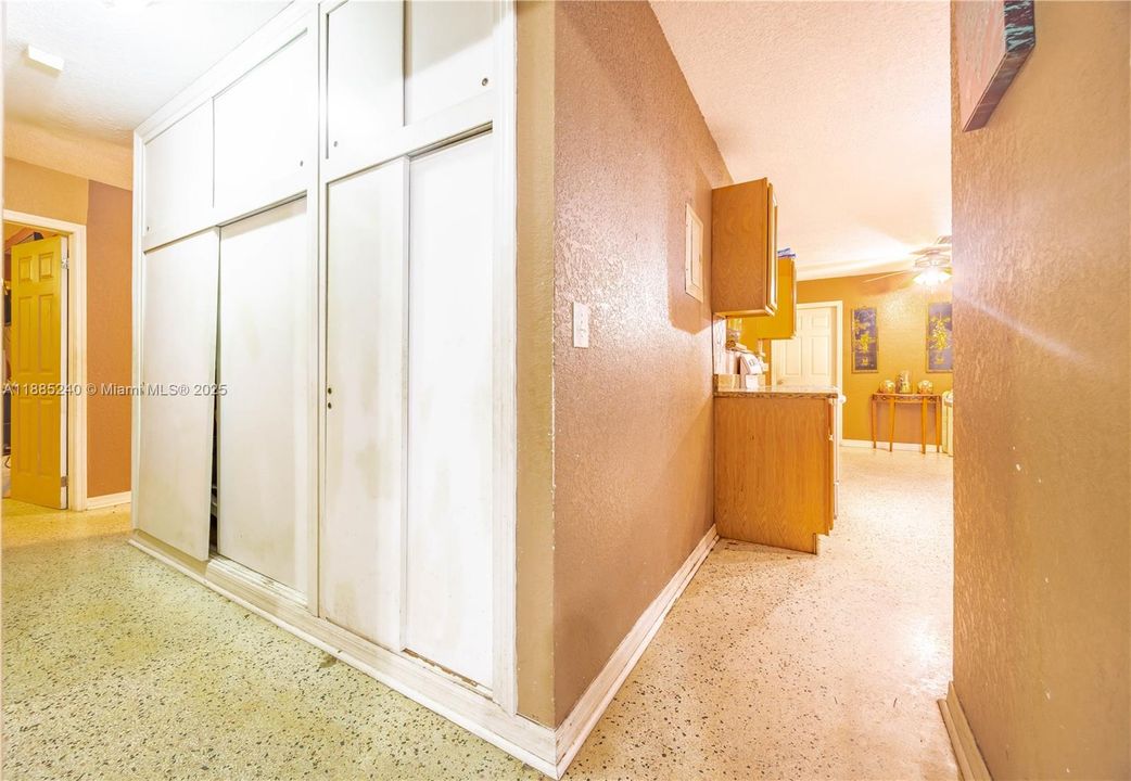 Недавно продано: $410,000 (3 спален, 2 ванн, 1286 Квадратных фут)