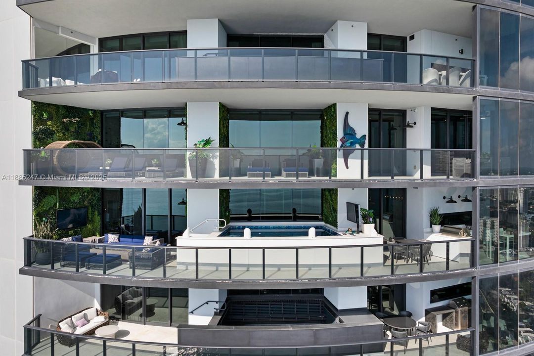 待售: $19,950,000 (4 贝兹, 4 浴室, 6121 平方英尺)