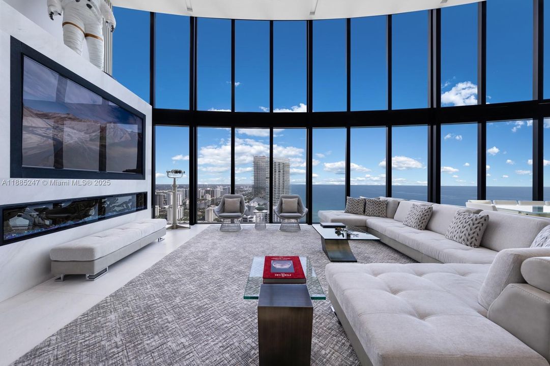 待售: $19,950,000 (4 贝兹, 4 浴室, 6121 平方英尺)