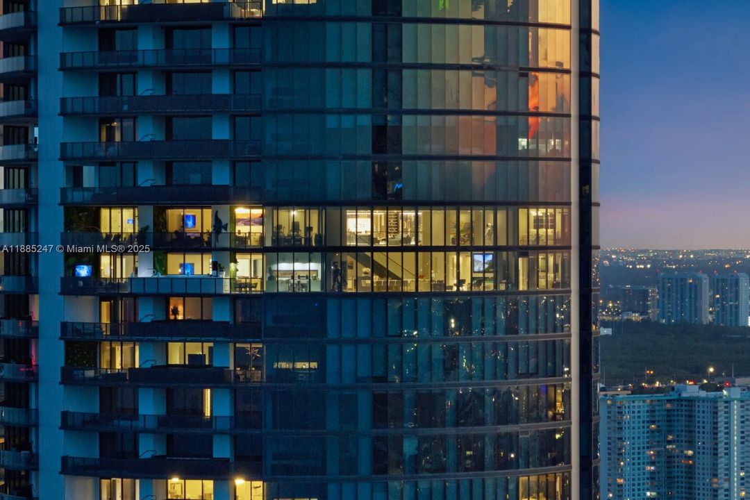 待售: $19,950,000 (4 贝兹, 4 浴室, 6121 平方英尺)