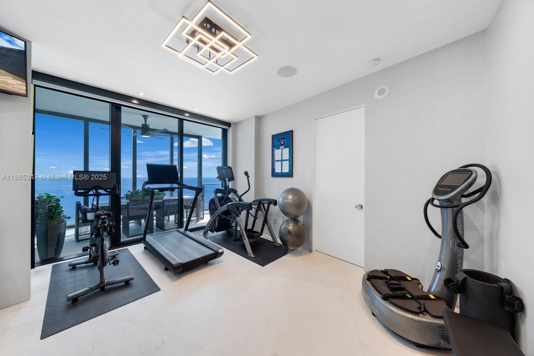 待售: $19,950,000 (4 贝兹, 4 浴室, 6121 平方英尺)