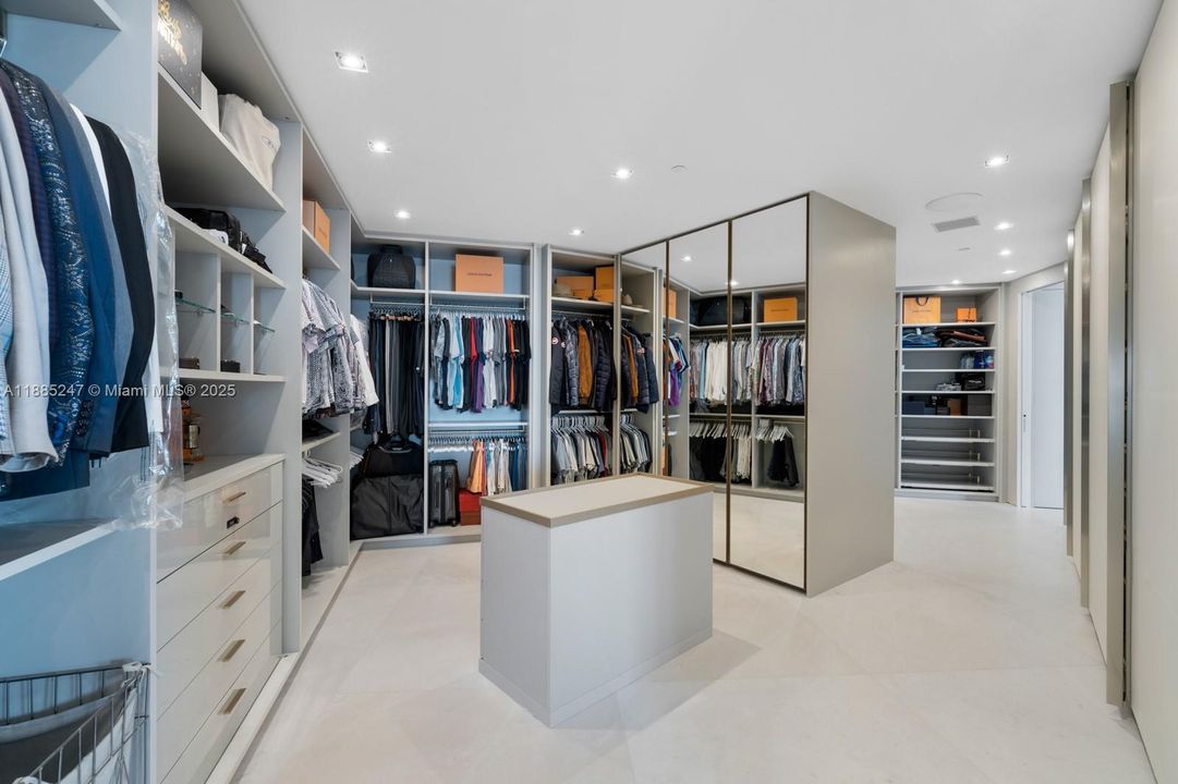 待售: $19,950,000 (4 贝兹, 4 浴室, 6121 平方英尺)