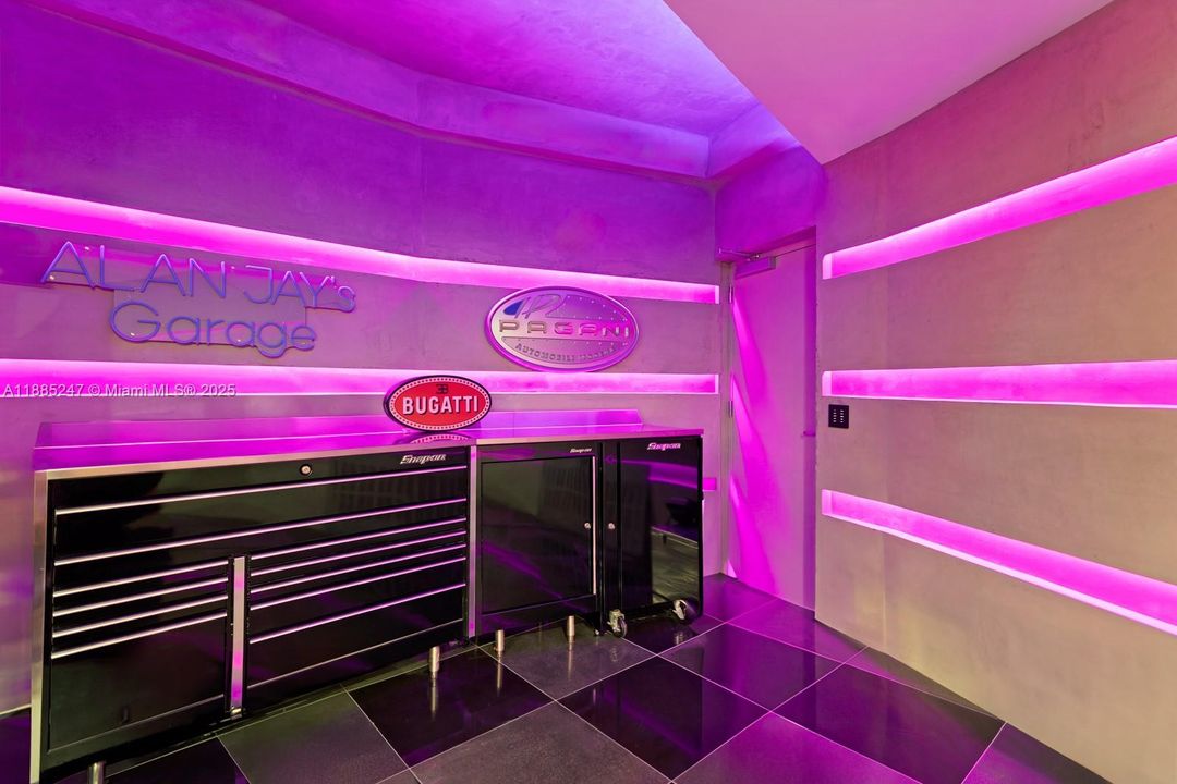 待售: $19,950,000 (4 贝兹, 4 浴室, 6121 平方英尺)