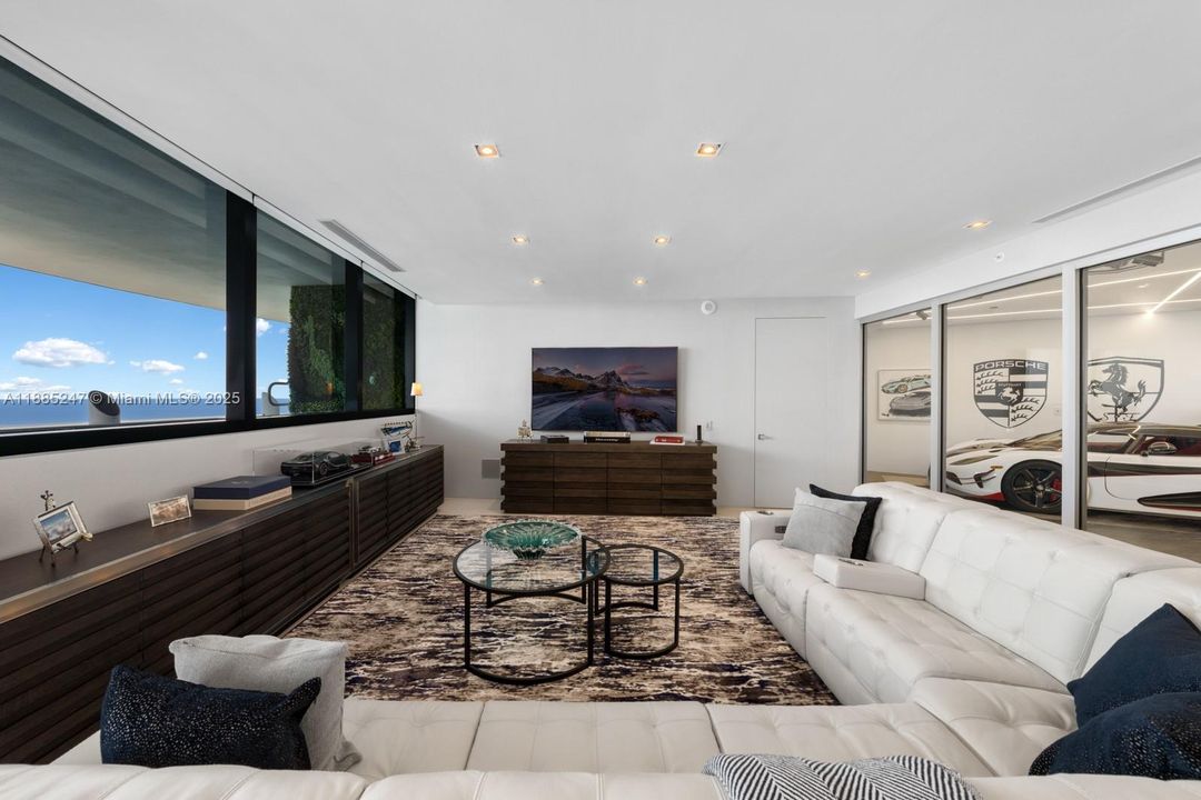 待售: $19,950,000 (4 贝兹, 4 浴室, 6121 平方英尺)