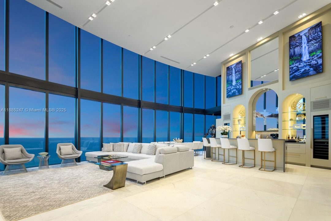 待售: $19,950,000 (4 贝兹, 4 浴室, 6121 平方英尺)