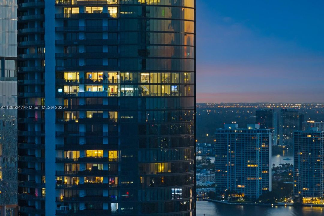 待售: $19,950,000 (4 贝兹, 4 浴室, 6121 平方英尺)