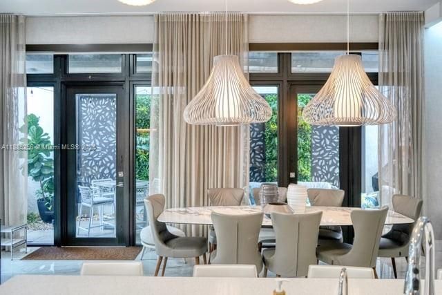 Activo con contrato: $1,190,000 (4 camas, 3 baños, 2257 Pies cuadrados)