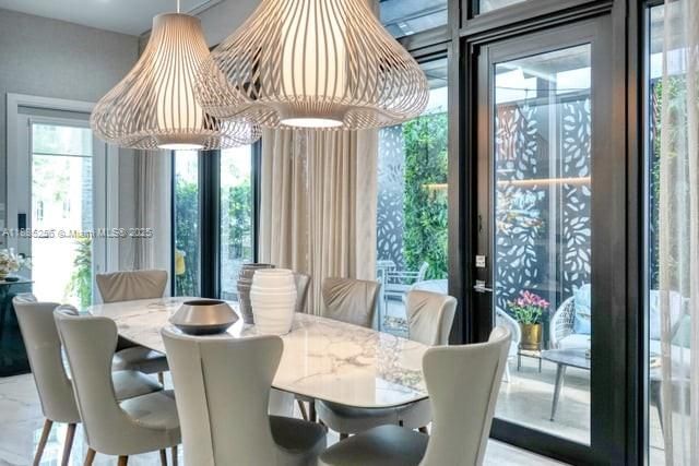 Activo con contrato: $1,190,000 (4 camas, 3 baños, 2257 Pies cuadrados)