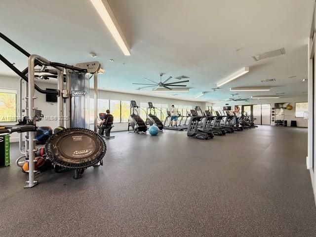 Activo con contrato: $1,190,000 (4 camas, 3 baños, 2257 Pies cuadrados)