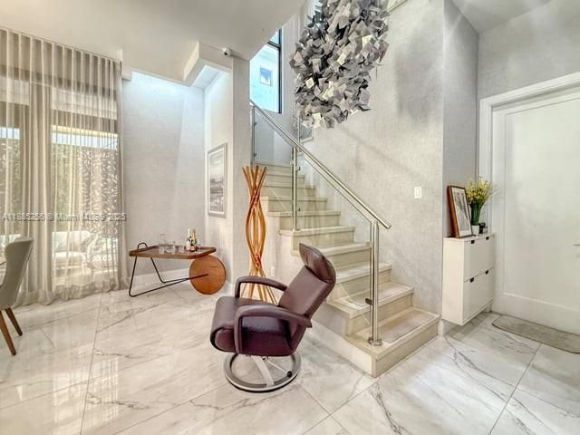 Activo con contrato: $1,190,000 (4 camas, 3 baños, 2257 Pies cuadrados)