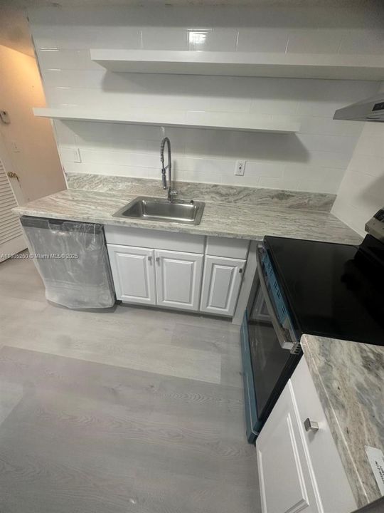 На продажу: $399,000 (1 спален, 1 ванн, 810 Квадратных фут)