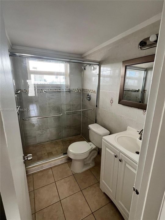 Под контрактом: $1,600 (1 спален, 1 ванн, 580 Квадратных фут)