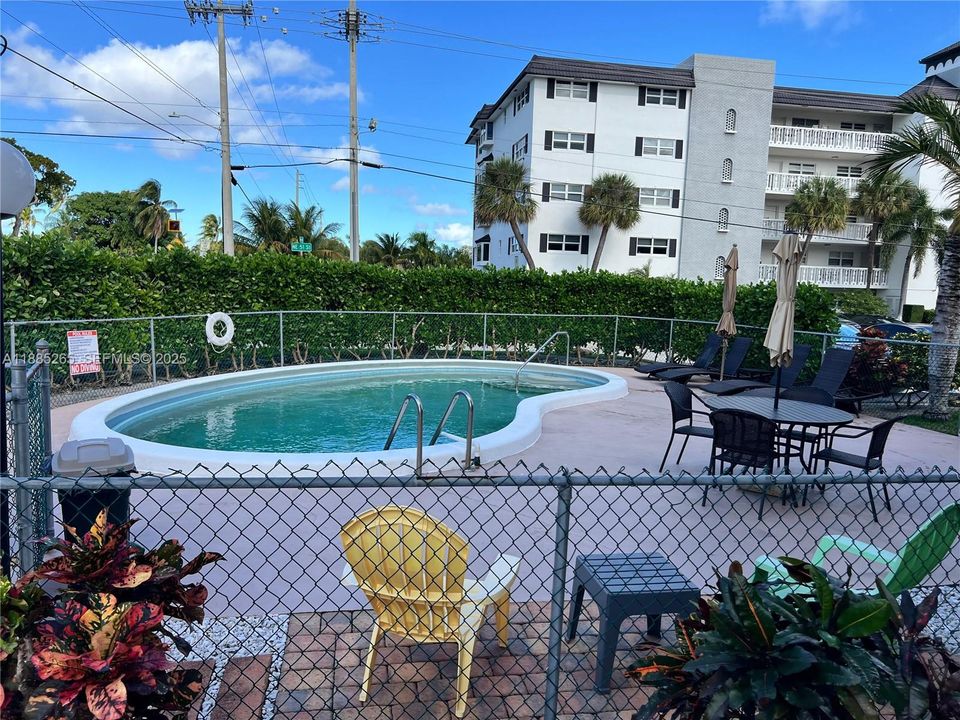 Под контрактом: $1,600 (1 спален, 1 ванн, 580 Квадратных фут)