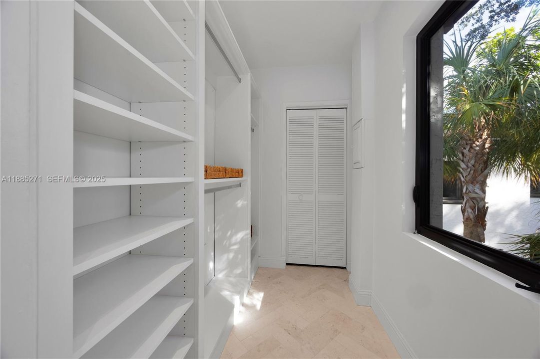 En Venta: $11,995,000 (6 camas, 6 baños, 5458 Pies cuadrados)