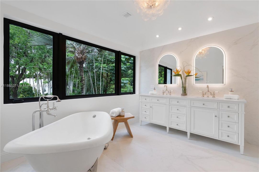 For Sale: $12,500,000 (6 beds, 6 baths, 5458 Square Feet)