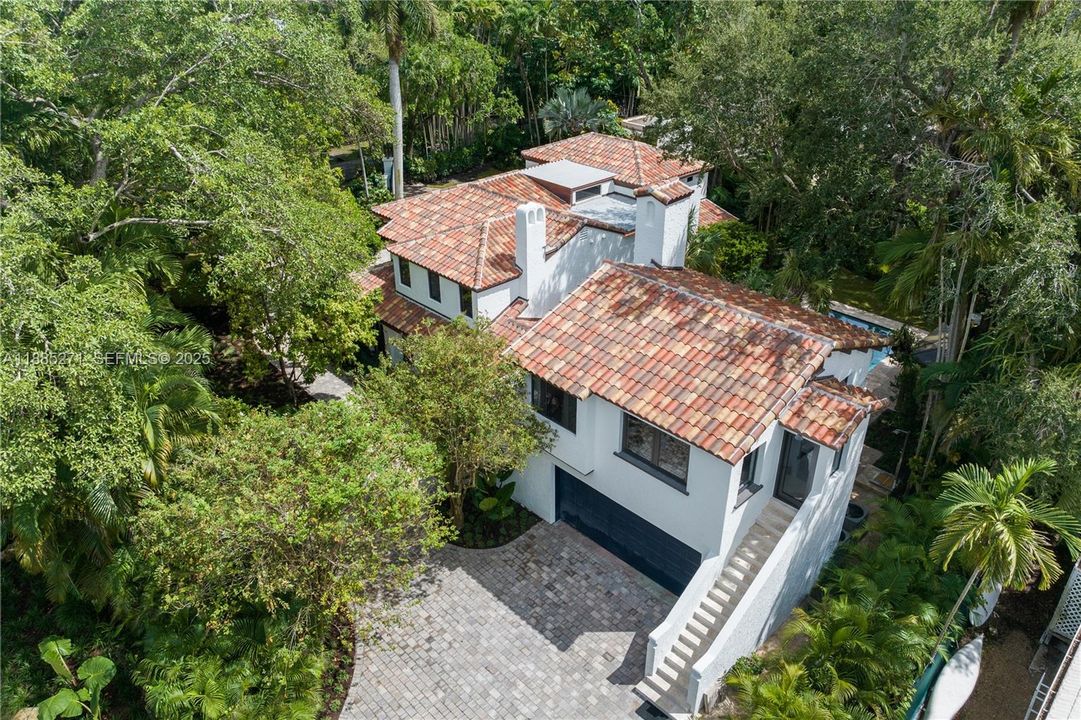 En Venta: $11,995,000 (6 camas, 6 baños, 5458 Pies cuadrados)