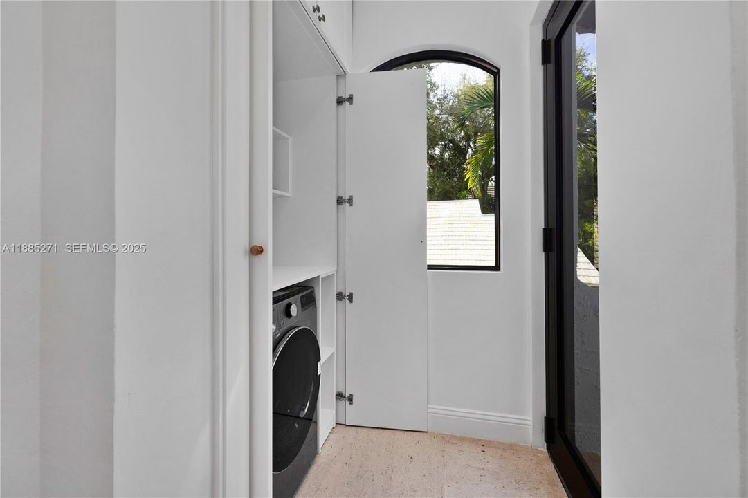 En Venta: $11,995,000 (6 camas, 6 baños, 5458 Pies cuadrados)