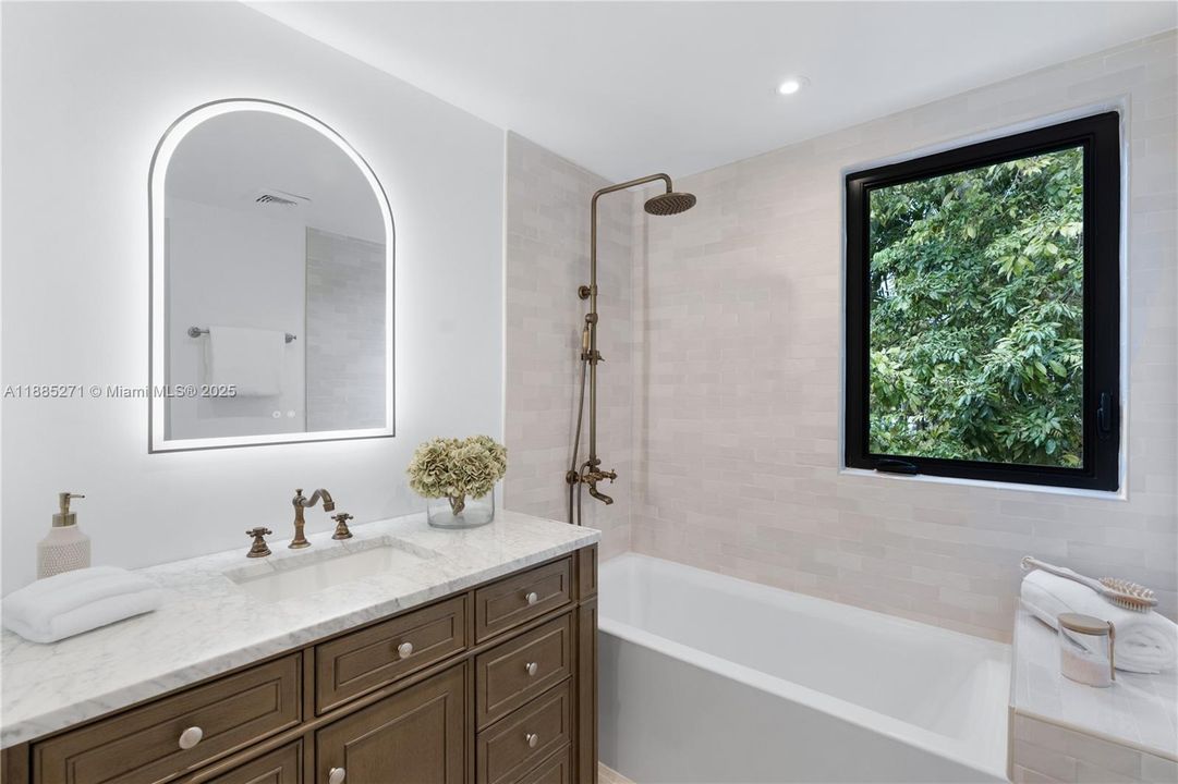 For Sale: $12,500,000 (6 beds, 6 baths, 5458 Square Feet)