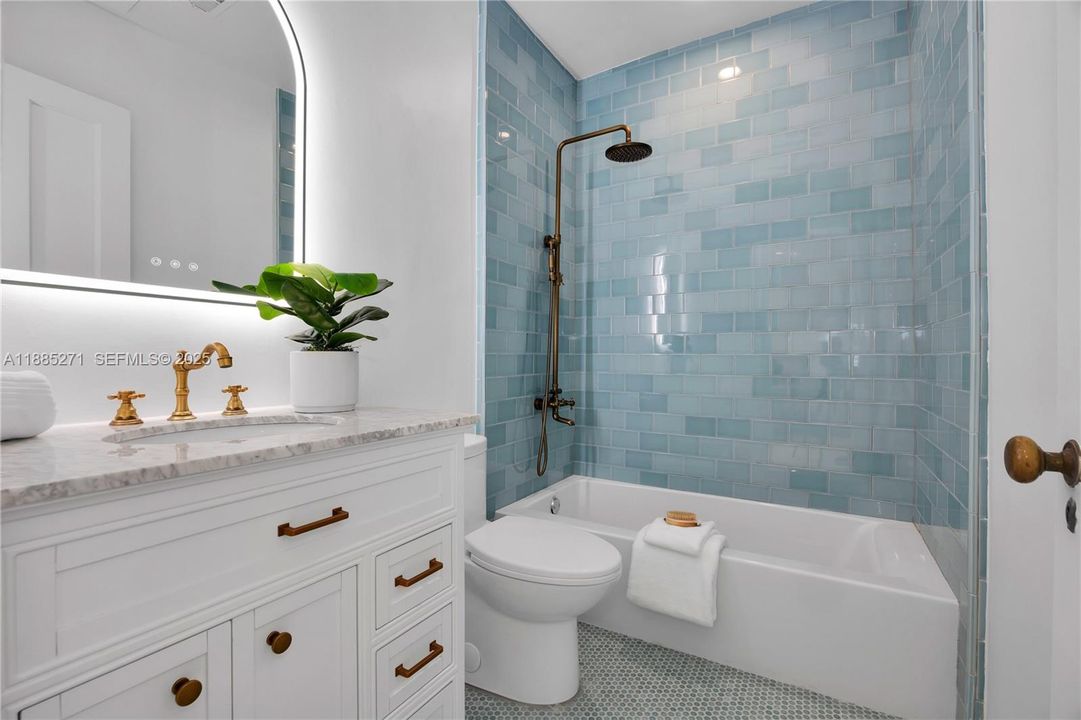 En Venta: $11,995,000 (6 camas, 6 baños, 5458 Pies cuadrados)