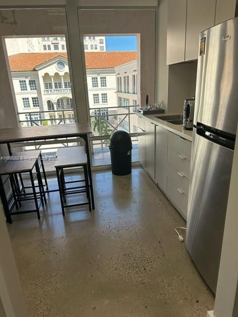 出租: $1,100 (0 贝兹, 0 浴室, 0 平方英尺)