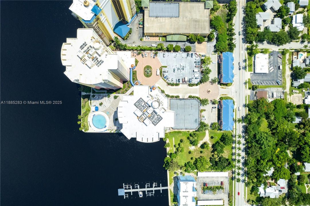 На продажу: $325,000 (3 спален, 2 ванн, 1663 Квадратных фут)