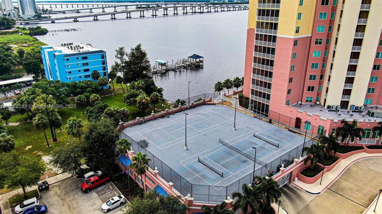 На продажу: $325,000 (3 спален, 2 ванн, 1663 Квадратных фут)