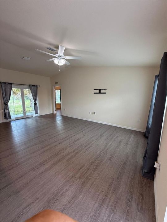 Recently Rented: $2,000 (3 beds, 2 baths, 0 Square Feet)