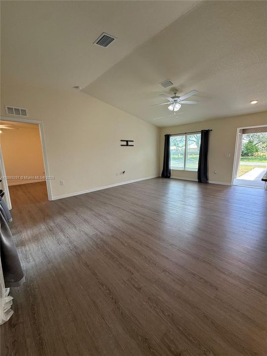 Recently Rented: $2,000 (3 beds, 2 baths, 0 Square Feet)