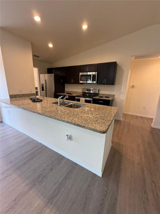 Recently Rented: $2,000 (3 beds, 2 baths, 0 Square Feet)