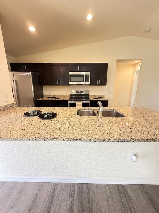 Recently Rented: $2,000 (3 beds, 2 baths, 0 Square Feet)