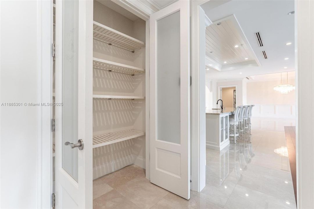 На продажу: $3,599,000 (3 спален, 3 ванн, 3085 Квадратных фут)