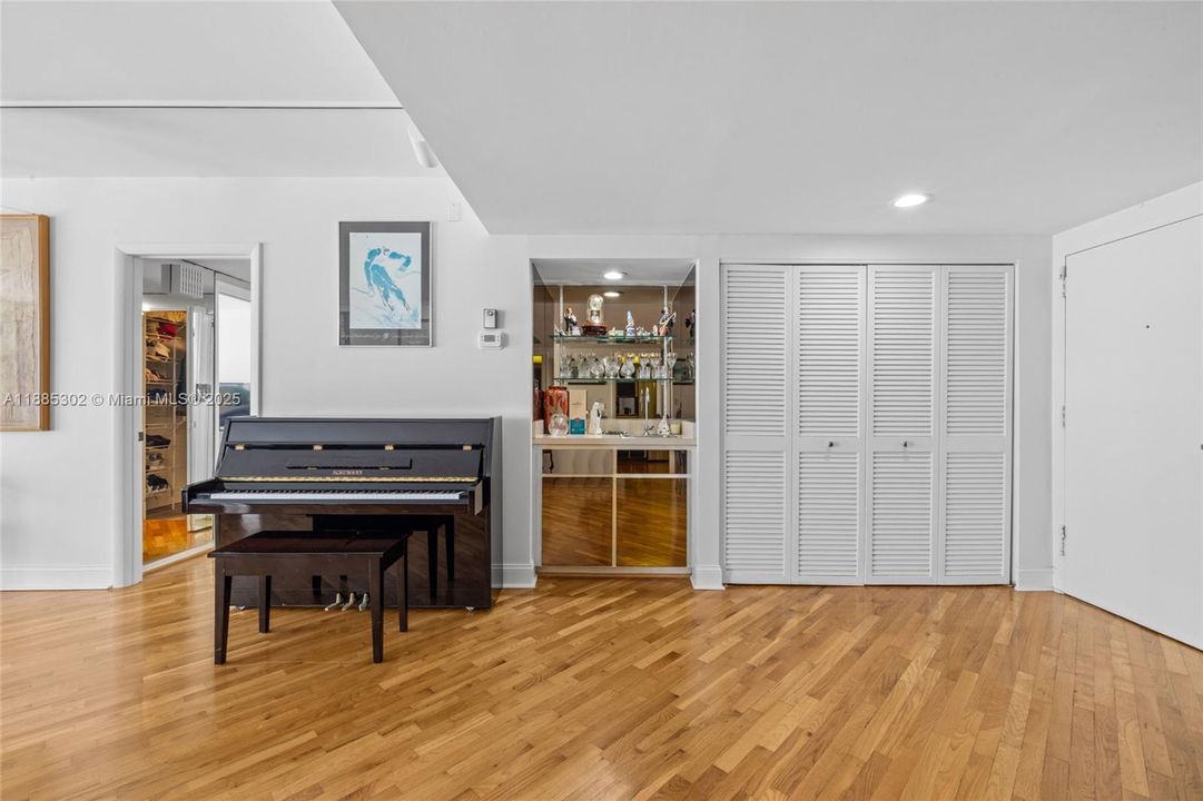 For Rent: $12,500 (2 beds, 2 baths, 1659 Square Feet)