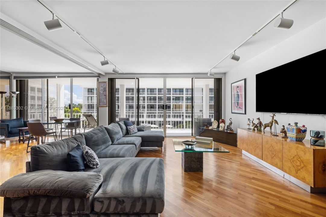 For Rent: $12,500 (2 beds, 2 baths, 1659 Square Feet)