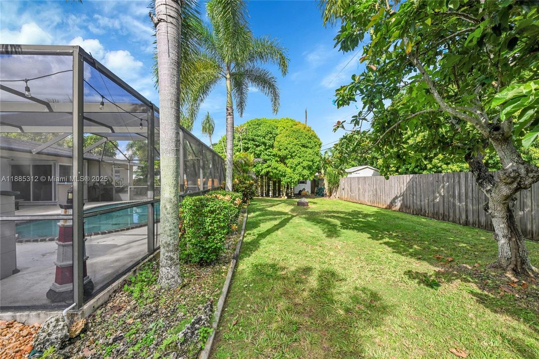 Под контрактом: $600,000 (3 спален, 2 ванн, 1478 Квадратных фут)