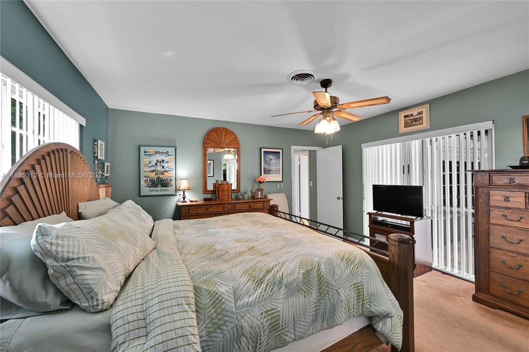 Под контрактом: $600,000 (3 спален, 2 ванн, 1478 Квадратных фут)