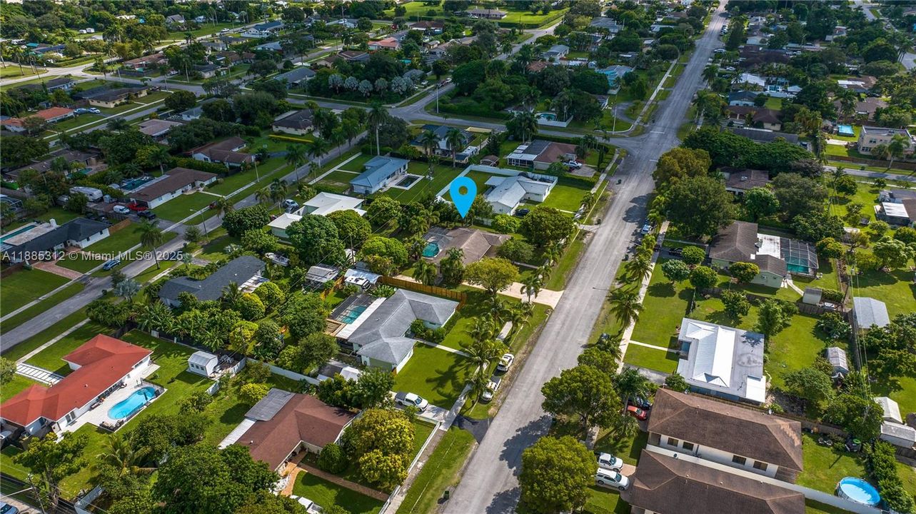 Под контрактом: $600,000 (3 спален, 2 ванн, 1478 Квадратных фут)