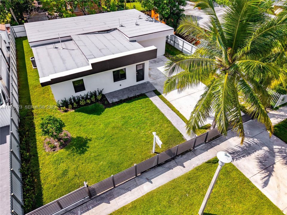 En Venta: $699,000 (3 camas, 2 baños, 1860 Pies cuadrados)