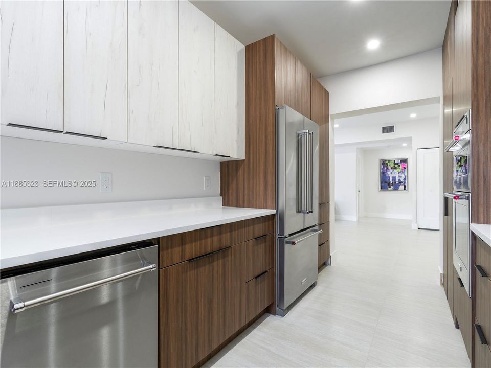 En Venta: $699,000 (3 camas, 2 baños, 1860 Pies cuadrados)